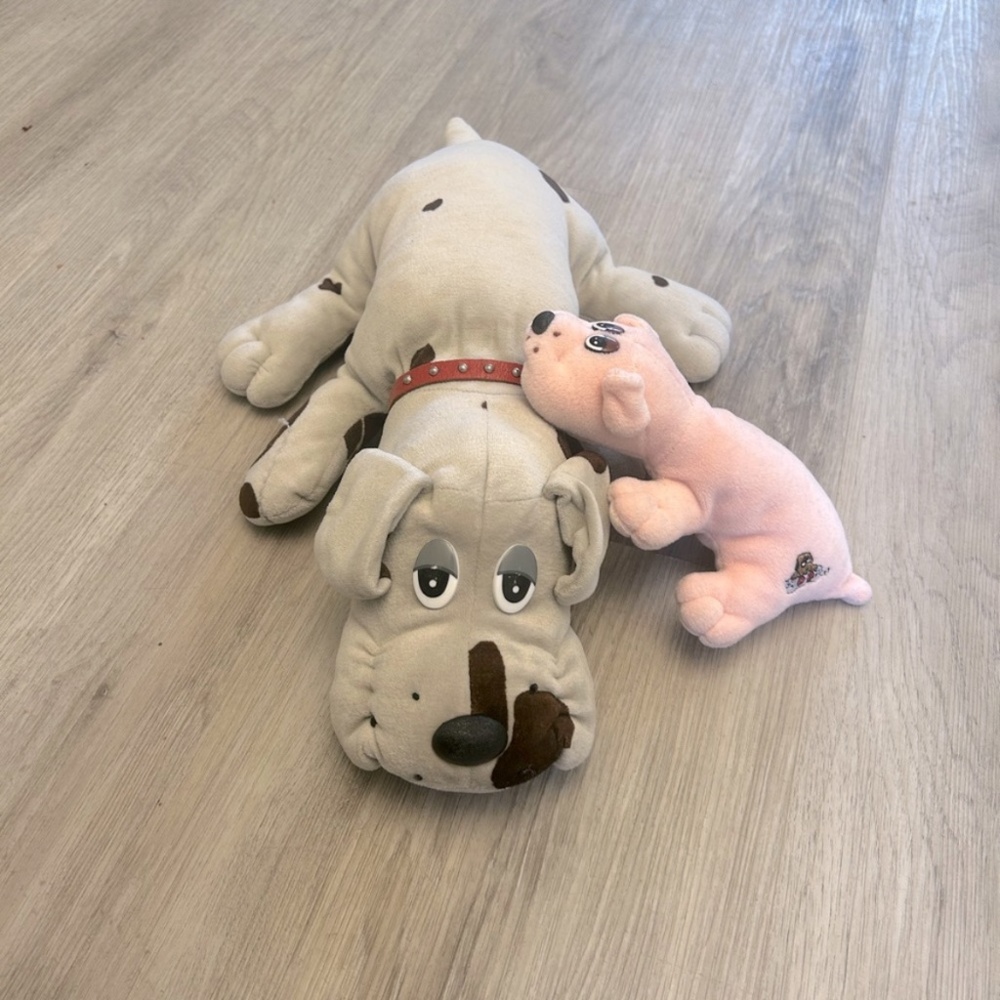 Vintage 1980’s Pound Puppy stuffed dogs puppies stuffies. Excellent condition.